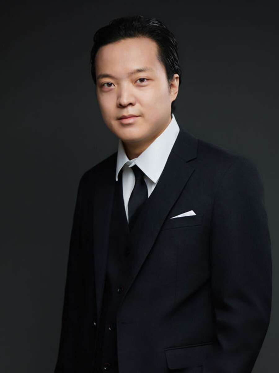 Yoogeun Song, black suit